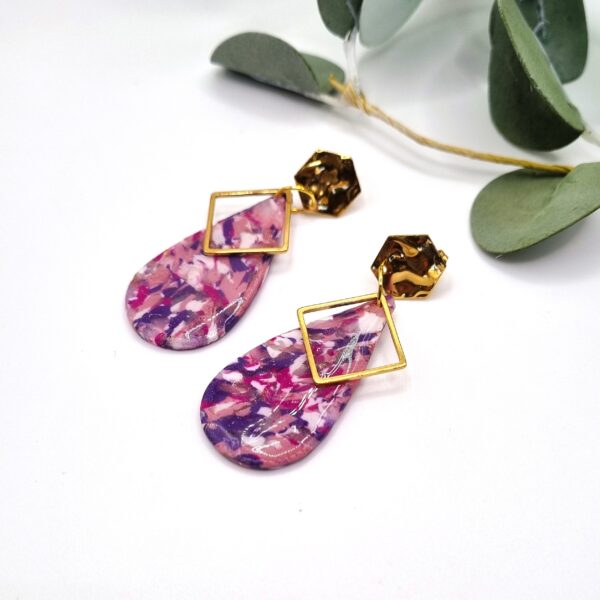 Vijola kapljica s kvadratom